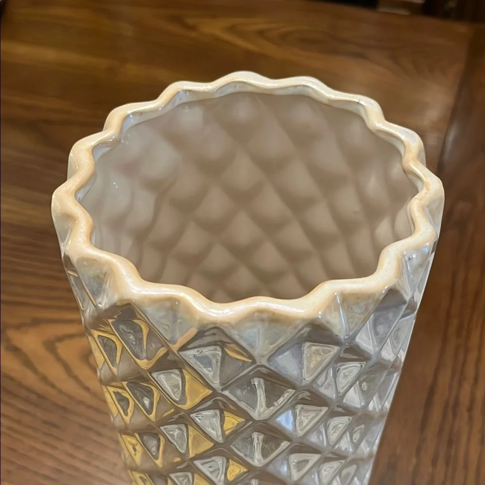 Elegant Cream Iridescent‎ Textured Vase